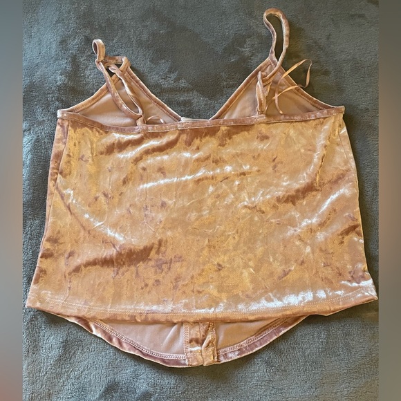 short sleeveless casual blouse. Pink color and size S - Picture 3 of 3